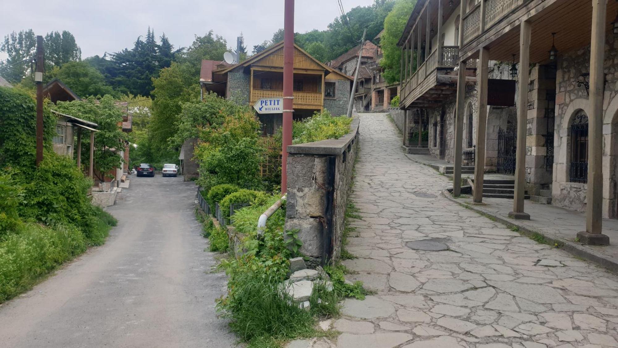 Petit Dilijan Bed & Breakfast エクステリア 写真