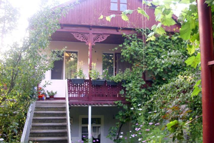 Petit Dilijan Bed & Breakfast エクステリア 写真